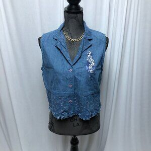 Two Twenty Cropped Denim Shirt Womens Size Small Floral Fringed Embroidered Vest